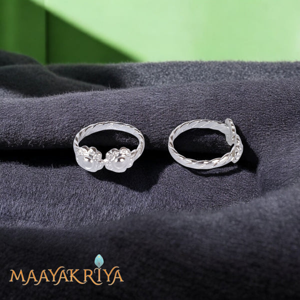 Silver Petals Toerings – Maayakriya