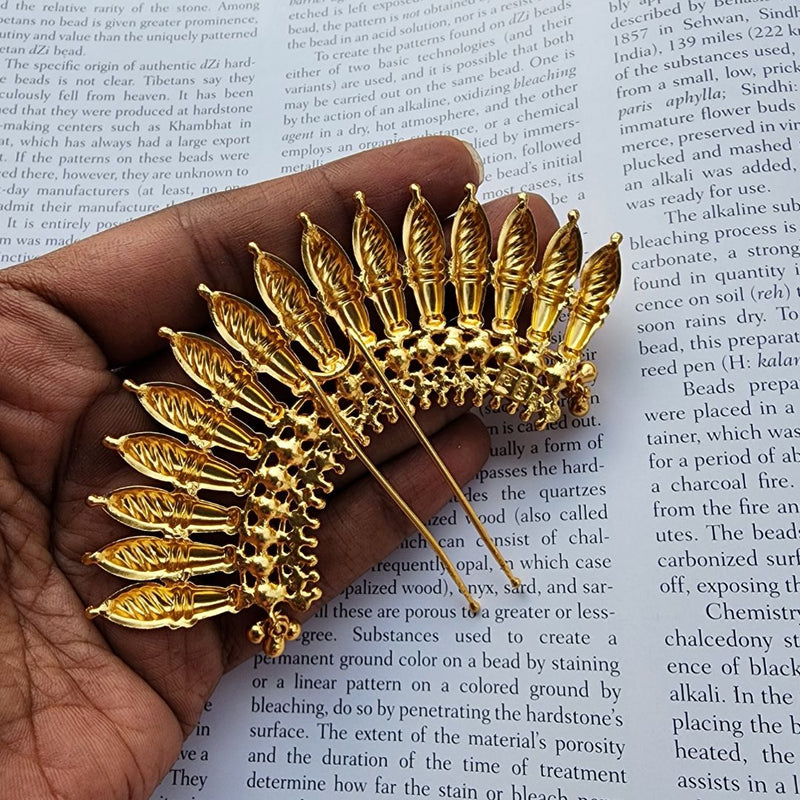 Mallige Moggu Hairpin