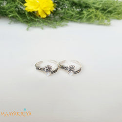 White stone flower Marcasite Toerings