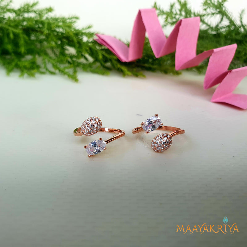 Sparkling White Stones Rosegold Toerings