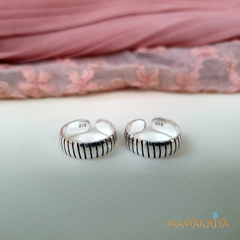 Striped oxidized Toerings