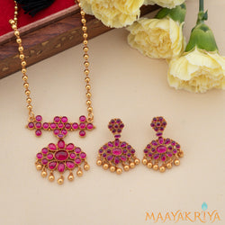 Kempu Paramparika Pendant Set