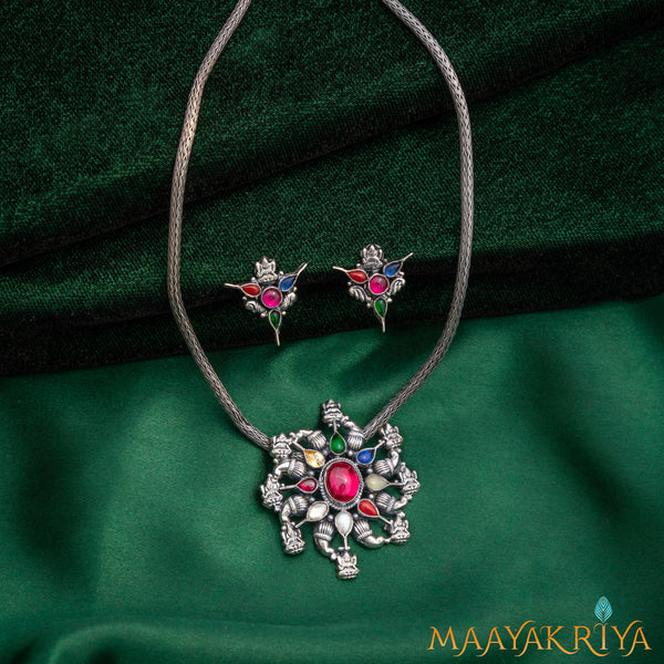 Navaratna Lakshmi Pendant Set