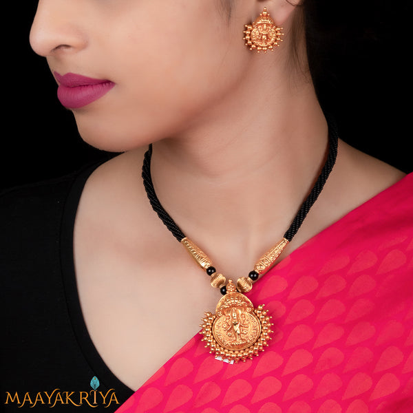 Lakshmi Nagara Medium Pendant Set