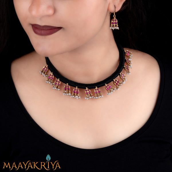 Kutila Necklace Set