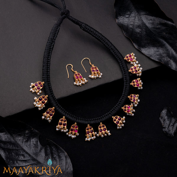 Kutila Necklace Set