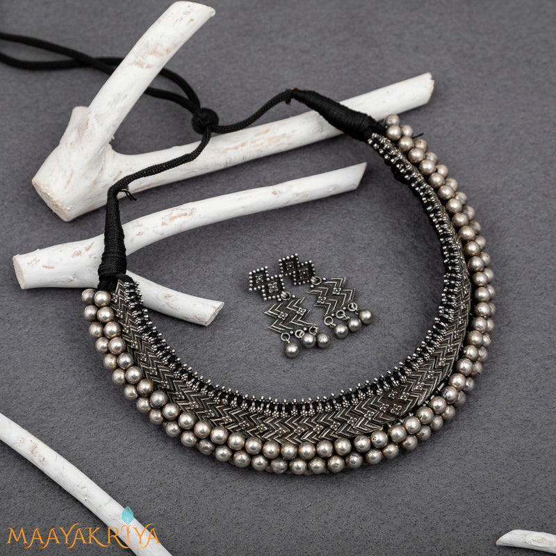 Urmika Vajra Teek Necklace set