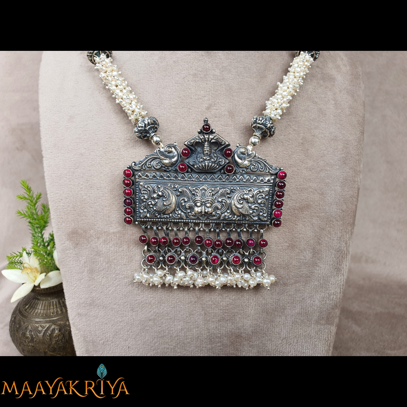 Ditya Necklace Set