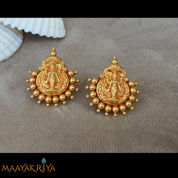 Vasudha Goldpolish Pendant Set